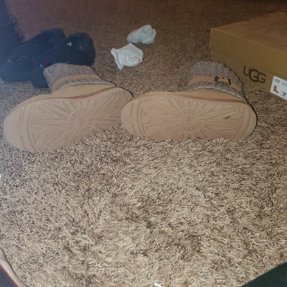Womens UGGS size 7 Cambridge Boot - Picture 5 of 6